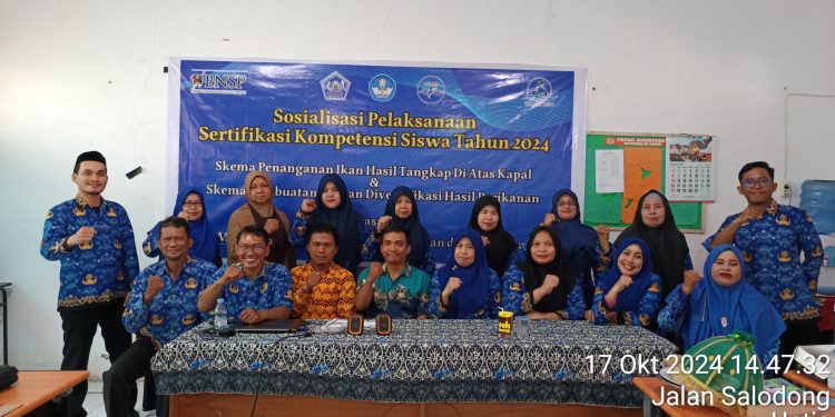 85 Siswa SMKN 9 Makassar Terima Bantuan Serkom Tahun 2024